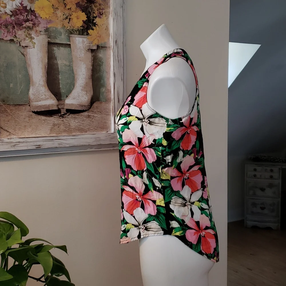 Old Navy Tank - Picture 4 of 6